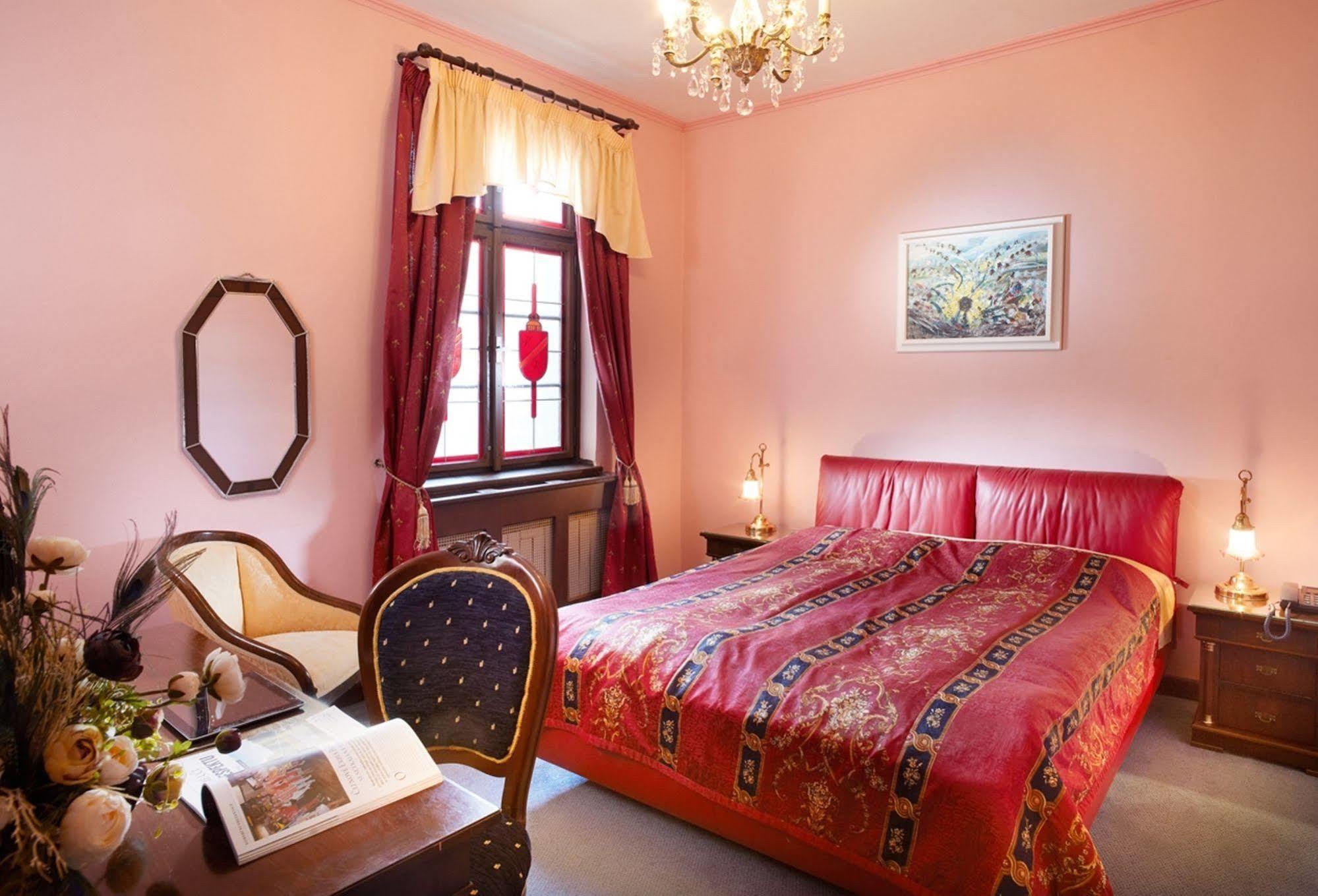 U Pava Hotel Prague Ngoại thất bức ảnh
