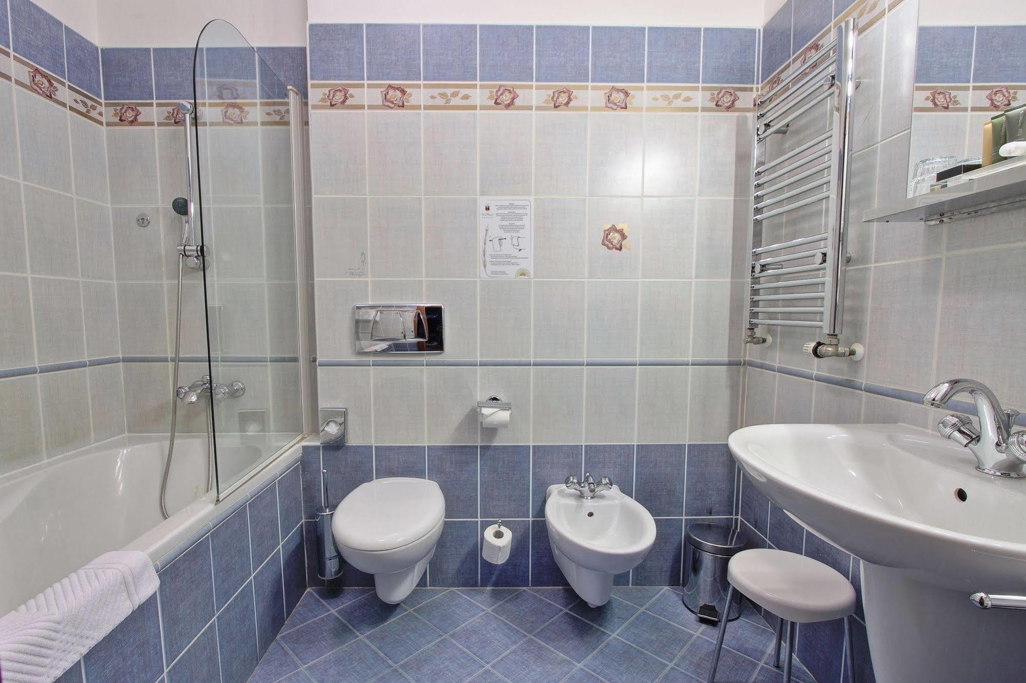 U Pava Hotel Prague Ngoại thất bức ảnh