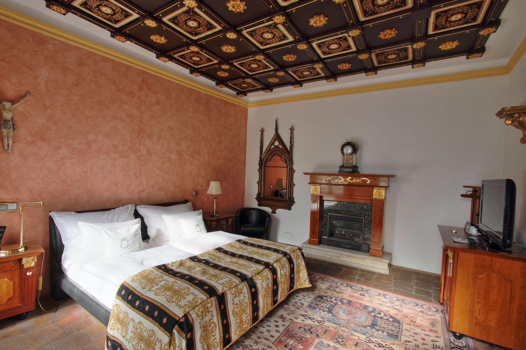 U Pava Hotel Prague Ngoại thất bức ảnh